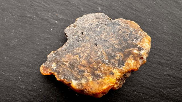 Rohbernstein10_4g mit Inklusen