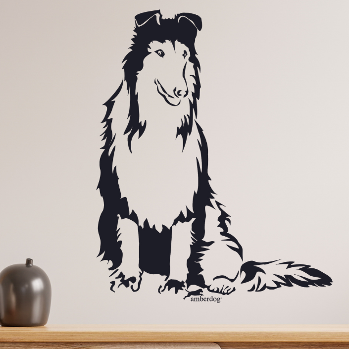 Schwarzes Collie Ganzkörper Wandtattoo an beiger Wand neben einer dekorativen Vase, dekoratives Aufkleber-Motiv von amberdog