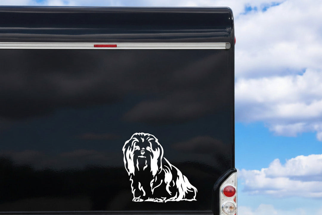 Weißer Shih Tzu Aufkleber auf einem dunklen Wohnmobil – wetterfestes Aufkleber-Motiv von amberdog