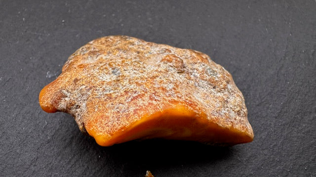 Rohbernstein-Bernstein mit Inklusen grün 14,4g Art.2175