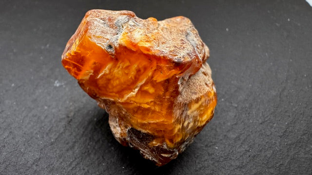 Baltischer Bernstein mit Inklusen 16,8g Art.2106