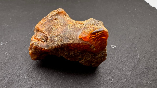 Baltischer Natur Bernstein 7,4g mit Inklusen Rohbernstein Art.2131