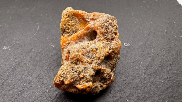 Baltischer Natur Bernstein 7,4g mit Inklusen Rohbernstein Art.2131