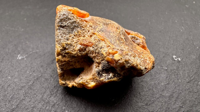 Baltischer Natur Bernstein 7,4g mit Inklusen Rohbernstein Art.2131