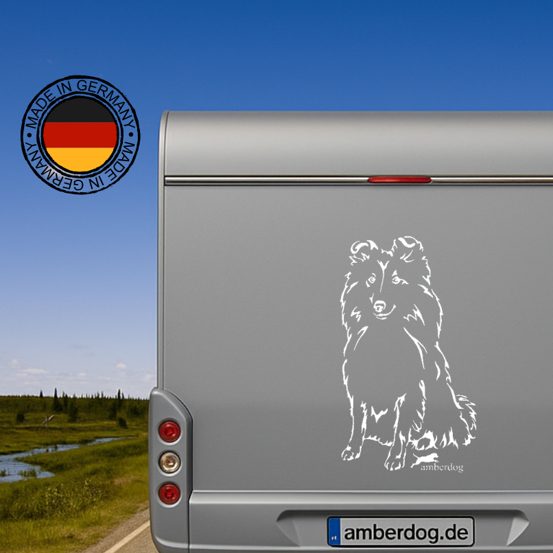Sheltie Aufkleber in Weiß am silbernen Wohnmobil-Heck – wetterfestes Wandtattoo- und Autoaufkleber-Ganzkörpermotiv von amberdog