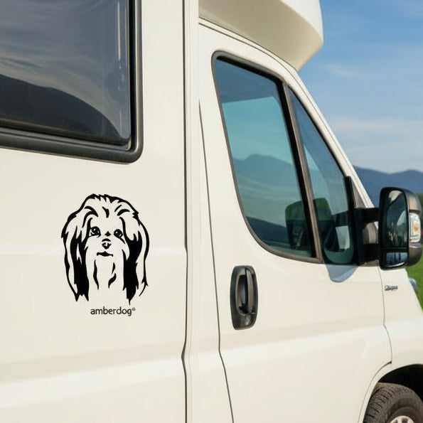 Schwarzer Shih Tzu Kopf Aufkleber an einem weißen Wohnmobil – wetterfestes Aufkleber-Motiv von amberdog